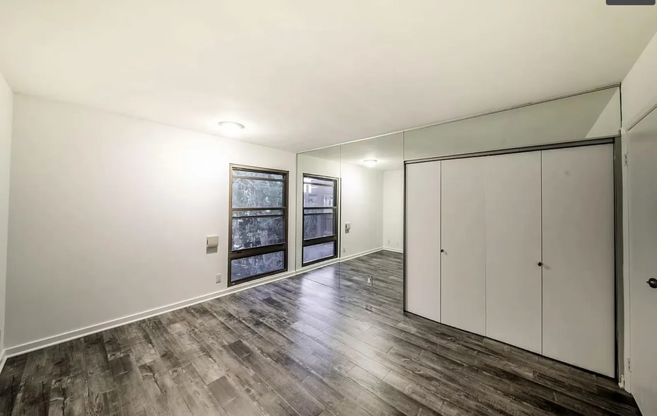 Building Photo - 7777 W 91st St