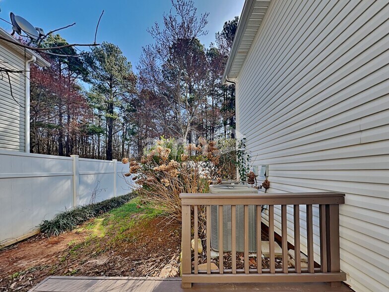 Building Photo - 8919 Cinder Ln