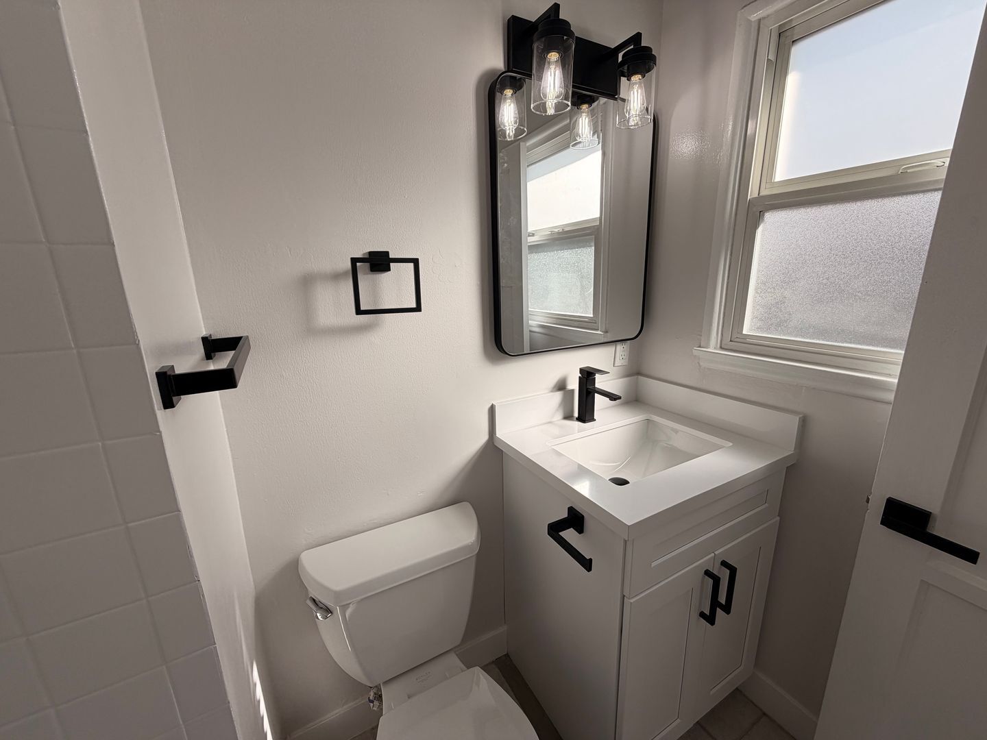 Building Photo - Stylish Fully Renovated 3-Bedroom Home with a Large Backyard