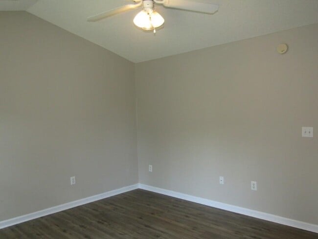 Building Photo - 2208 Seaford Dr