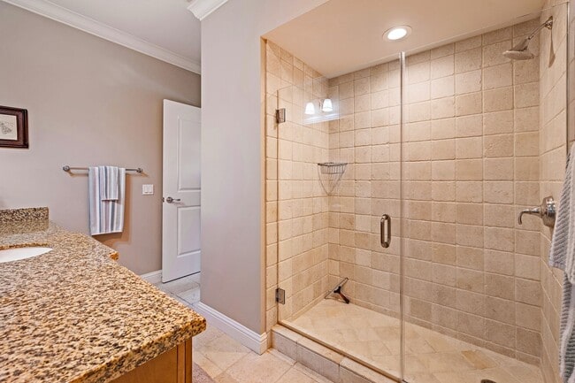 Building Photo - 3-bedroom, 2.5-bath unit | Kai Malu