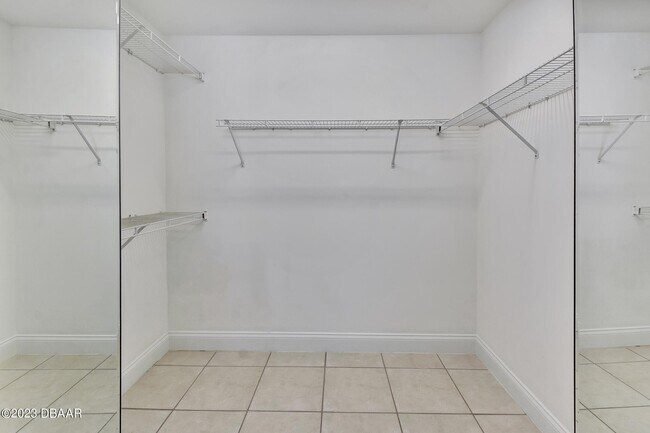 Building Photo - 4623 Rivers Edge Village Ln