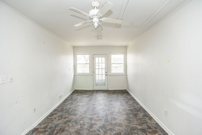 Building Photo - 9275 Hickory St