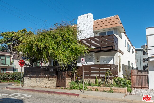 Building Photo - 3900 Pacific Ave