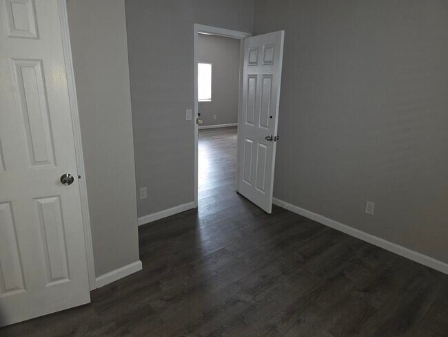 Building Photo - 1348 S Belmont Ave