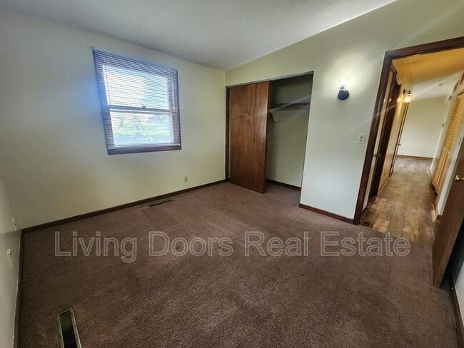 Building Photo - 267 W Rio Rd