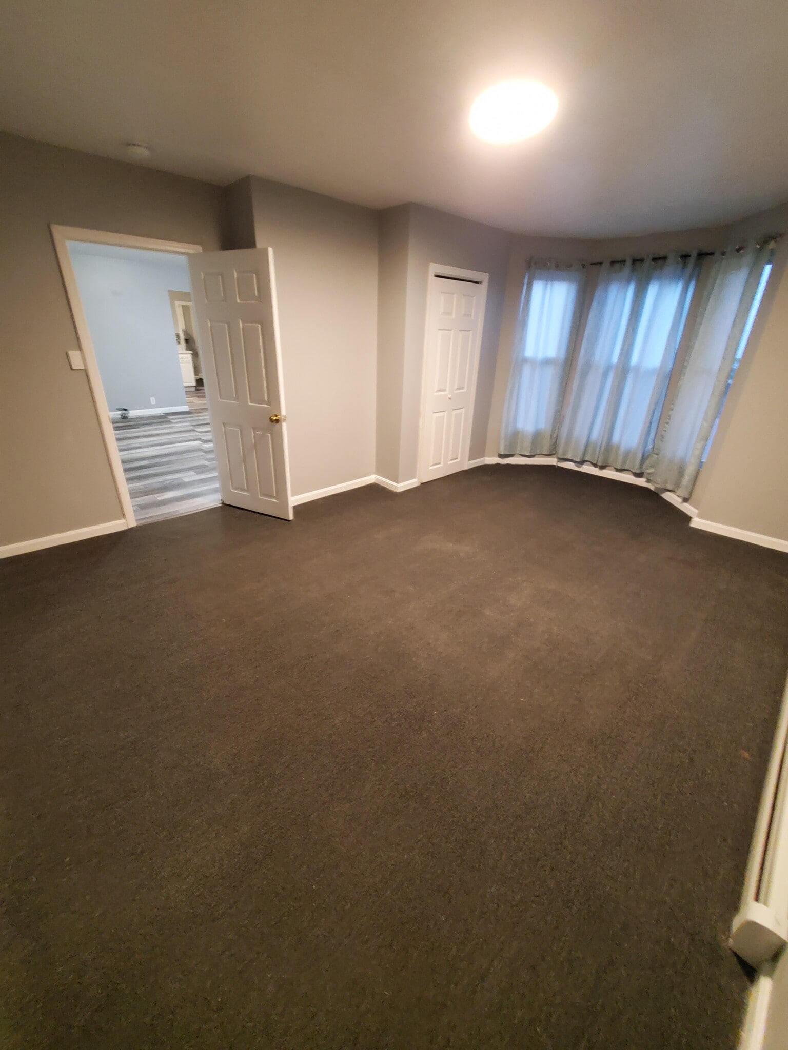 Room 4 - 104 Fair St