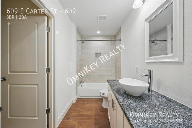 Building Photo - 609 E Carter St