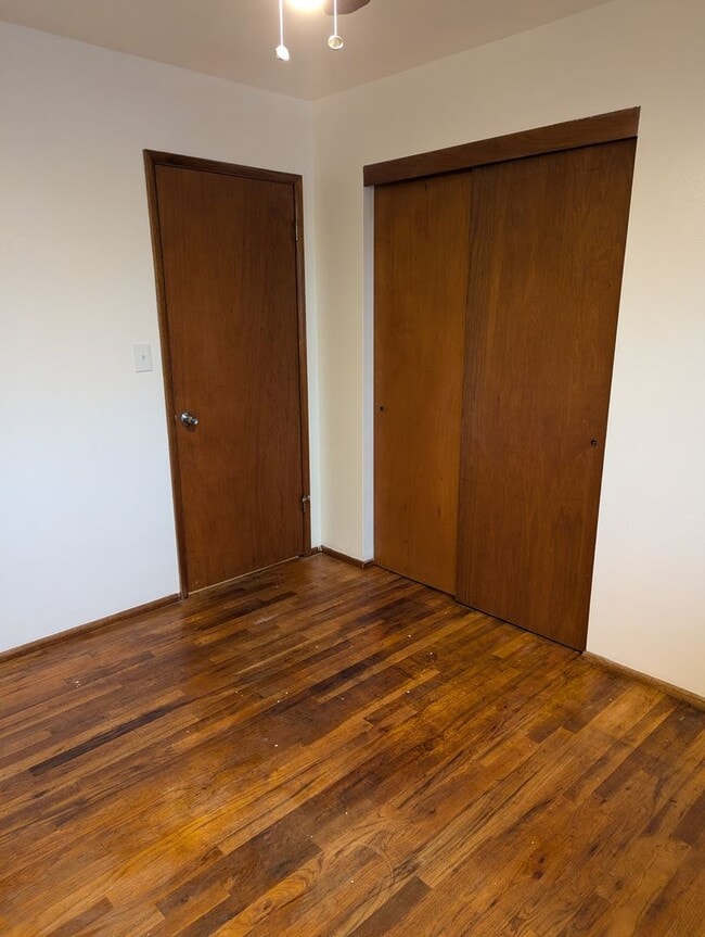 Building Photo - Freshly Updated 3 Bedroom 1 bath Home with Garage, Fenced Yard & Pet Friendly!