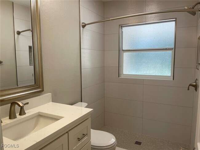 Building Photo - 608 SE 46th Ln