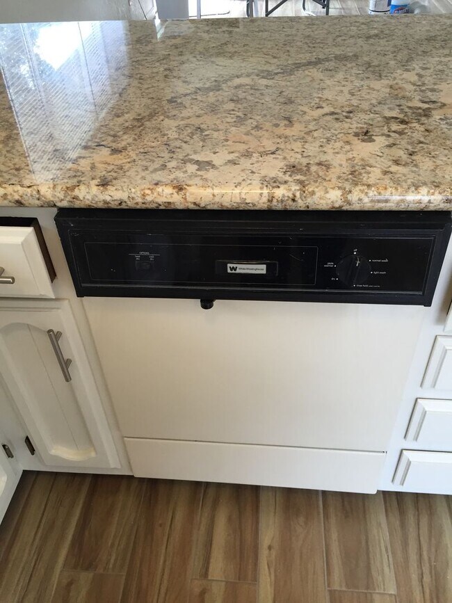 Building Photo - 407/409E. Alexander