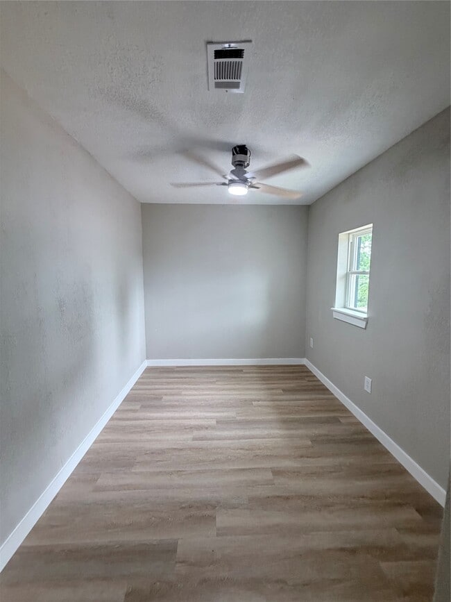 Building Photo - 4874 County Rd 353