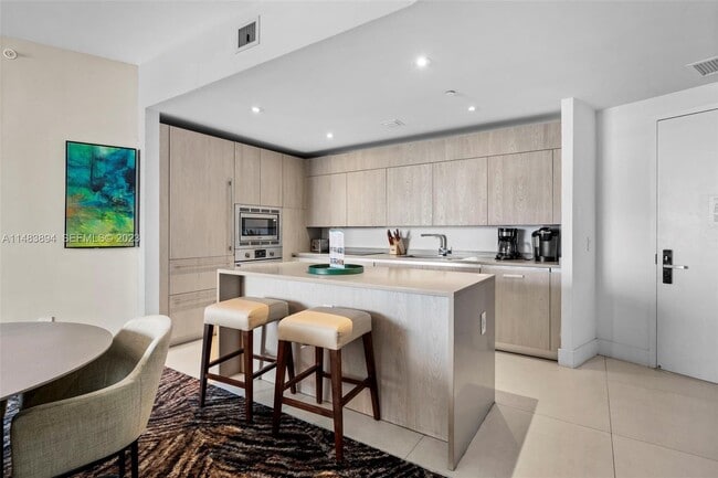 Building Photo - 4111 S Ocean Dr