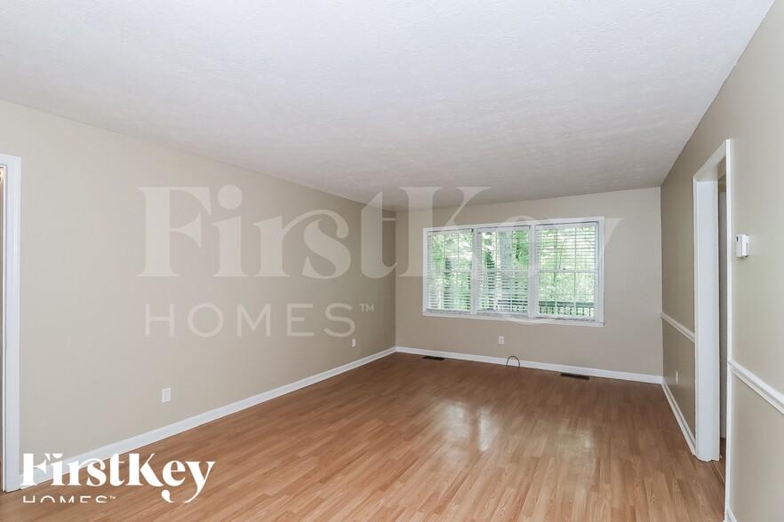 Building Photo - 3082 Lake Ranch Dr