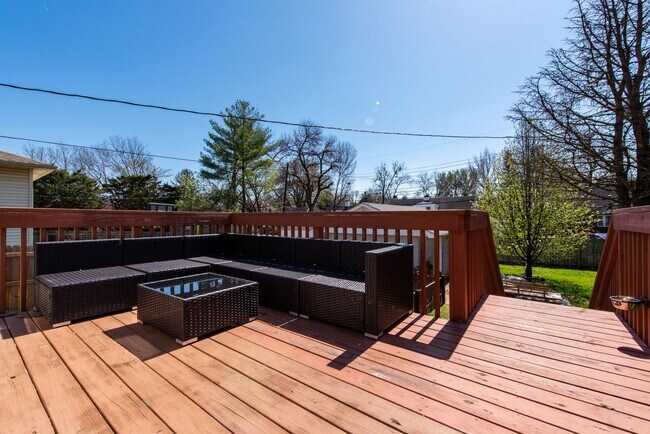 Building Photo - Charming Home in Deer Park Neighborhood