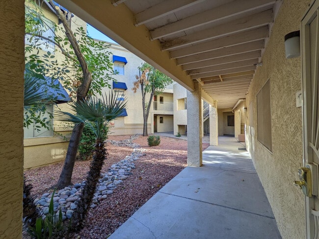 Building Photo - 12221 W Bell Rd