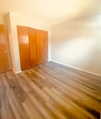 Building Photo - 2421 Camellia Dr