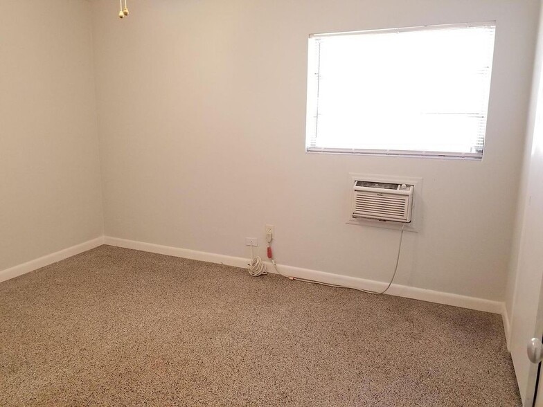 Building Photo - 2325 Belmar Dr