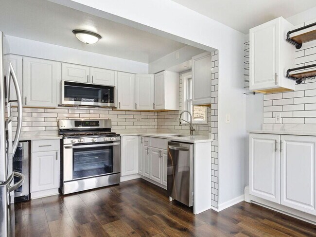 Building Photo - 5151 W Agatite Ave