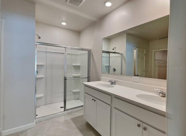 Building Photo - 904 English Oaks Ct