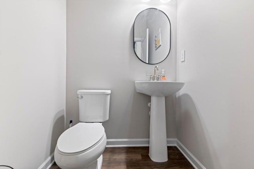 Building Photo - 1010 Valley Rock Dr