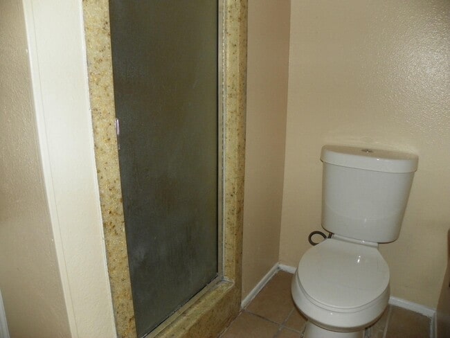 Building Photo - 11408 Lexington Ave NE