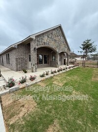 Building Photo - 910 Fuller Ave