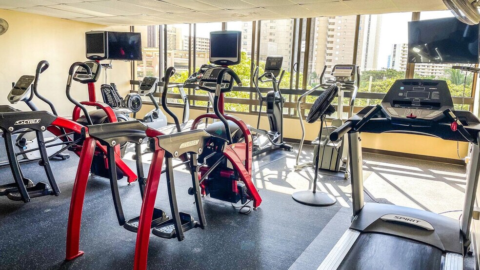 Building Photo - 411 Hobron Ln