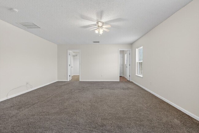 Building Photo - Great location! Great price! Great home!