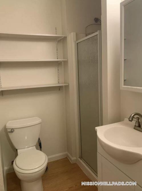 Building Photo - 2 Shepherd Ave