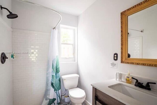 Building Photo - 1516 S 17th Ave