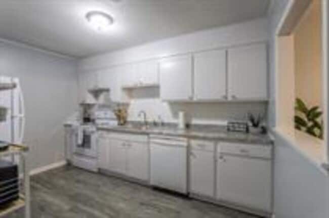 Building Photo - 8327 Lowell Ave