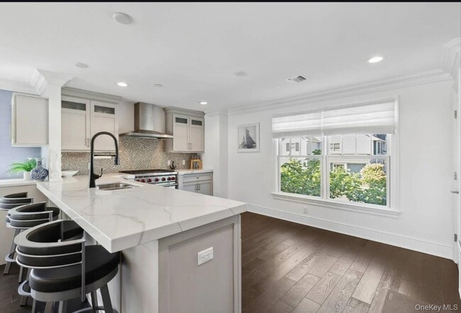 Building Photo - 34 Village Green Dr