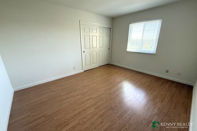 Building Photo - Spacious 5-Bedroom Home with Large Backyard in San Bruno