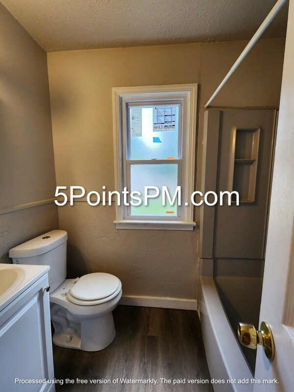 Building Photo - 21411 Raymond St