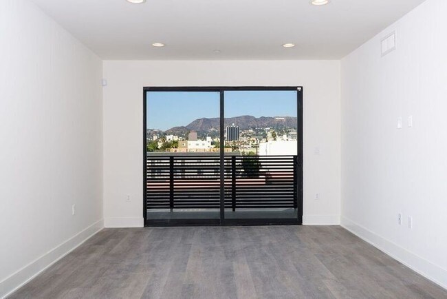 Building Photo - 748 Wilcox Ave