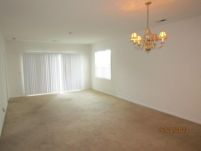 Building Photo - 901 W Port Dr