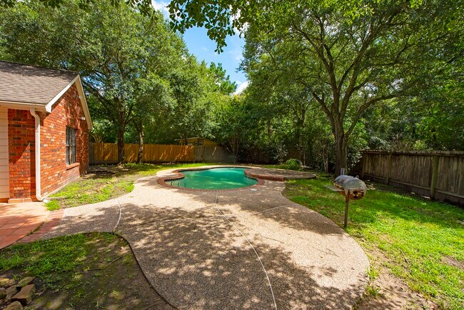 Building Photo - 34 Green Slope Pl