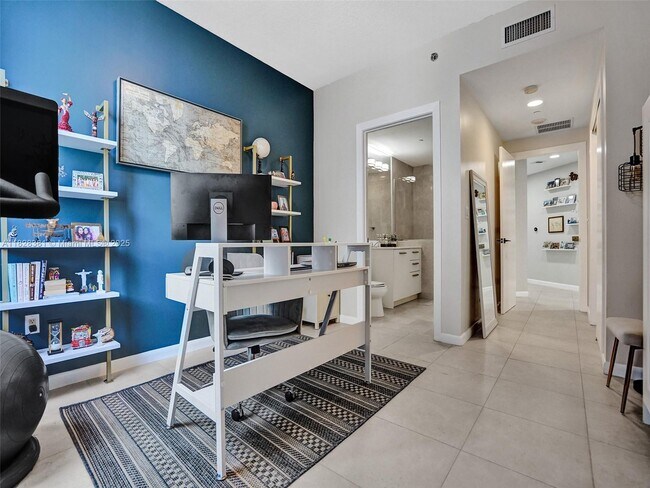 Building Photo - 1050 Brickell Ave
