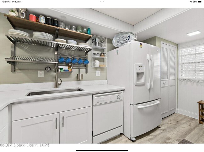 Building Photo - 4105 Ocean Beach Blvd