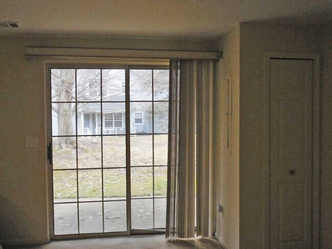 Building Photo - 4314 Hillside Dr