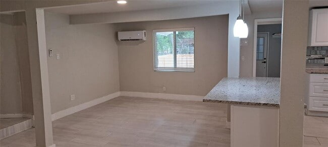Building Photo - 2200 Downing Ln