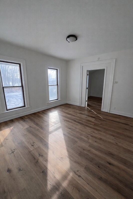 Building Photo - 393 Wellington Ave