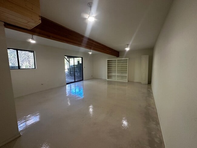 Building Photo - Light Filled 4 Bedroom 2.5 Bathroom Two-St...