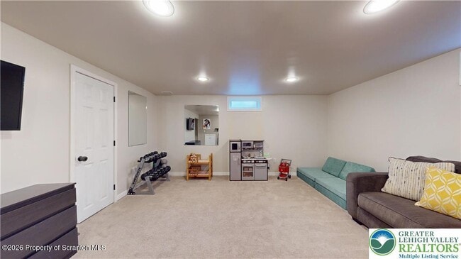 Building Photo - 2809 Green Acres Dr