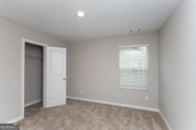 Building Photo - 318 Augusta Woods Dr