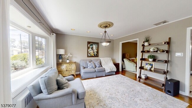Building Photo - 827 Savitt Pl