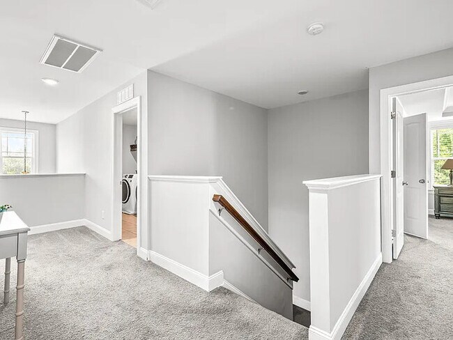 Building Photo - Lease OR Lease to Own