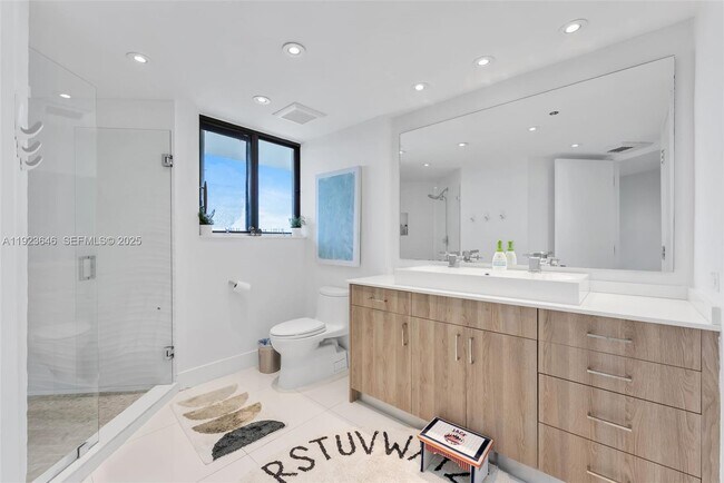 Building Photo - 19500 Turnberry Way