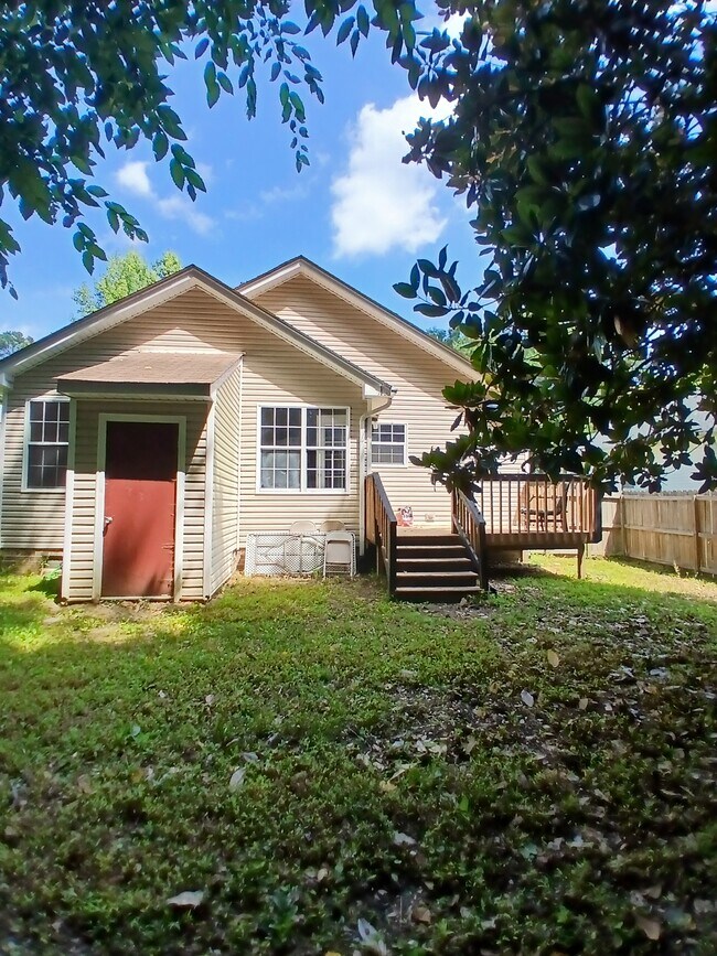 Building Photo - 124 Mallard Dr